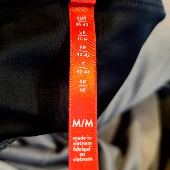 Spanx Women's Gray Leggings - Picture 7 of 8